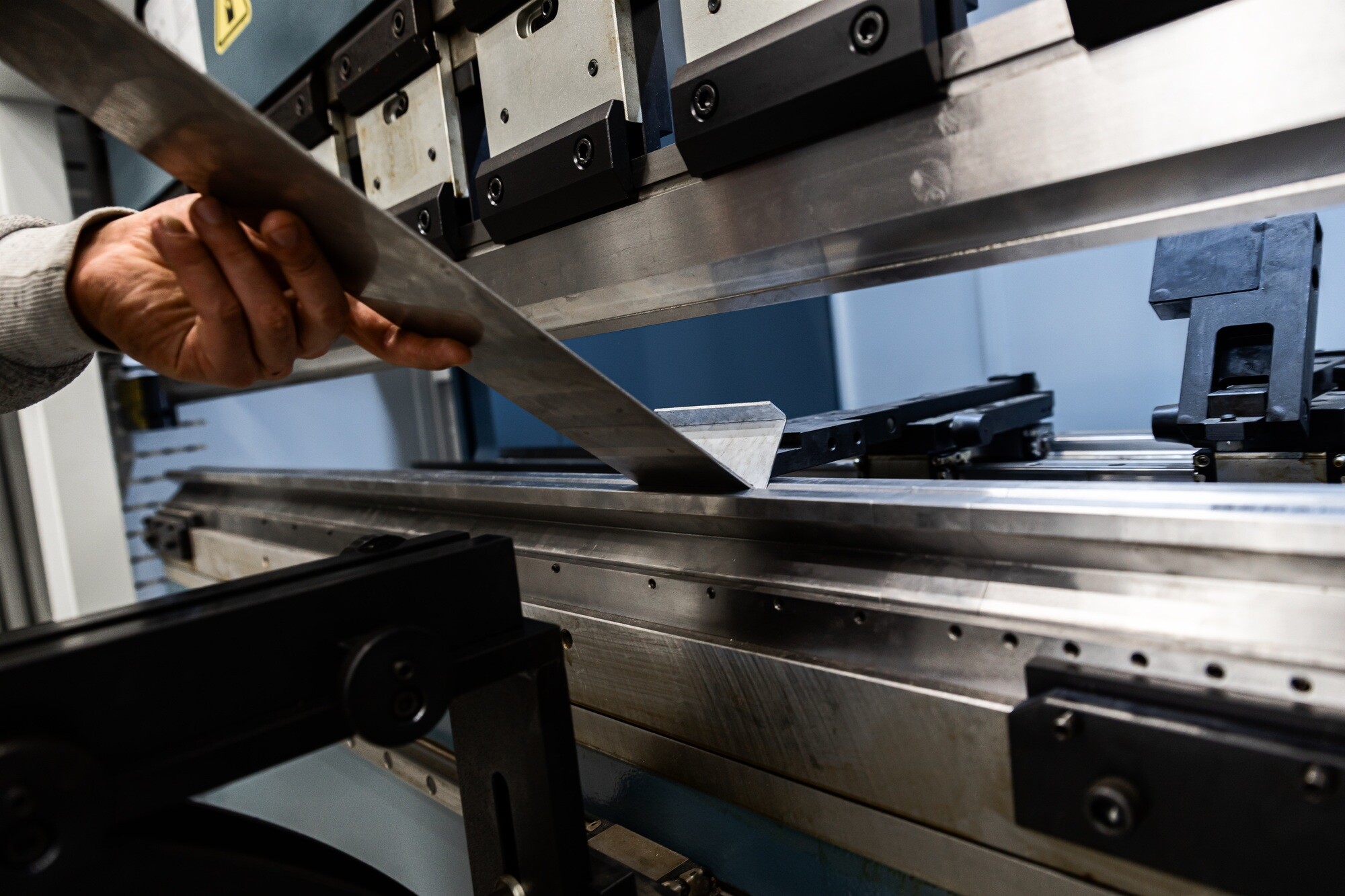 Abkant Büküm, Metal Bükme, Sac Bükme, Metal İşleme Esenyurt, Sheet metal bending in factory, HL Metal Demir Çelik Sanayi