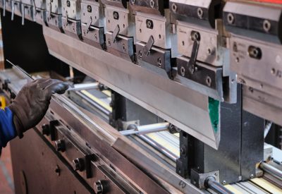 Abkant Büküm, Sac büküm, HL METAL Demir Çelik Sanayi, hydraulic press brake, metal kesim, metal büküm, esenyurt metal kesim